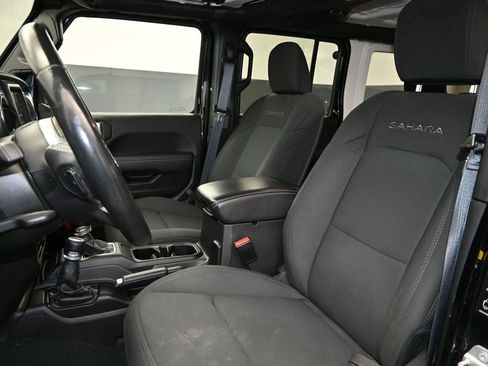 Used 2022 Jeep Wrangler Unlimited Sahara w/ Dual Top Group image 16