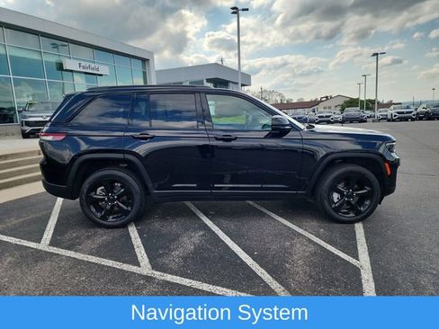 Used 2024 Jeep Grand Cherokee Limited w/ Black Appearance Package AWD/4WD image 2