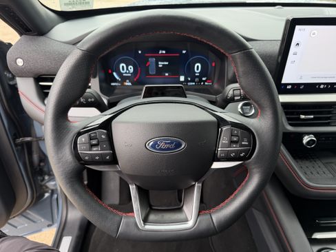 Certified 2025 Ford Explorer ST-Line w/ Premium Package RWD image 17