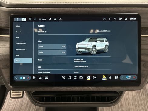 Used 2024 Rivian R1S Adventure AWD/4WD image 29