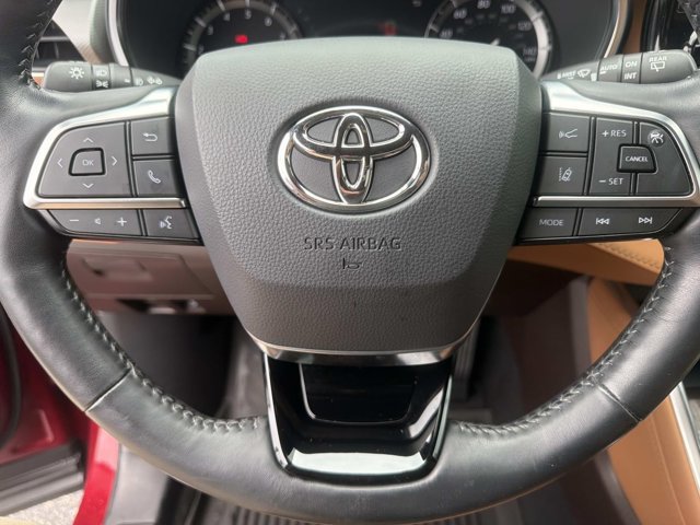 Certified 2021 Toyota Highlander Platinum FWD image 24