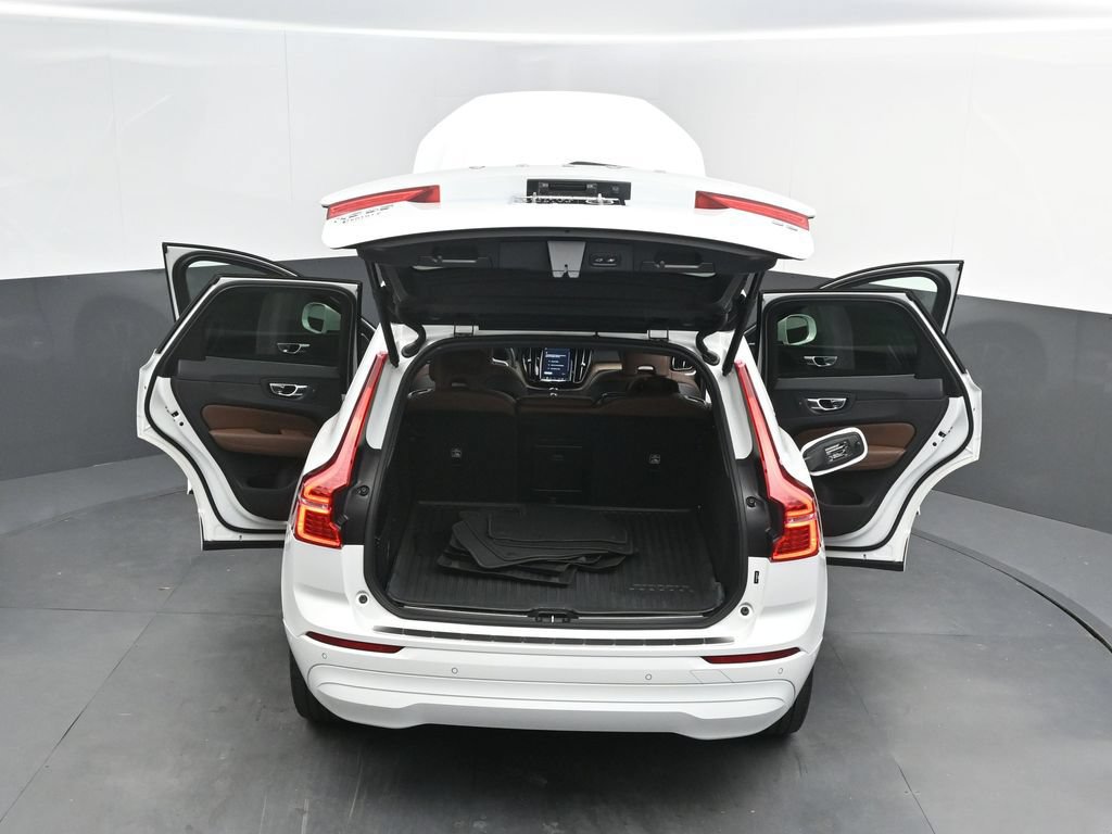 Certified 2022 Volvo XC60 B5 Momentum w/ Advanced Package FWD image 40