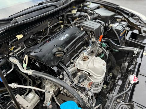 Used 2016 Honda Accord LX image 30