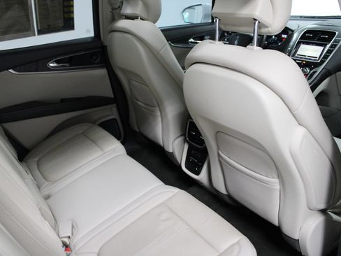 Used 2019 Lincoln Nautilus Reserve FWD image 33