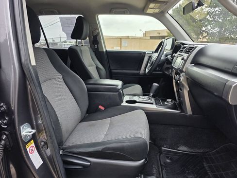 Used 2016 Toyota 4Runner SR5 AWD/4WD image 21