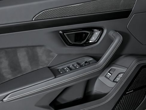 Used 2023 Lamborghini Urus S image 18