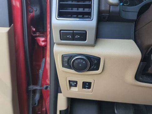 Used 2018 Ford F150 Lariat RWD image 19