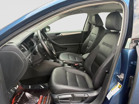 Used 2018 Volkswagen Jetta SE FWD image 12