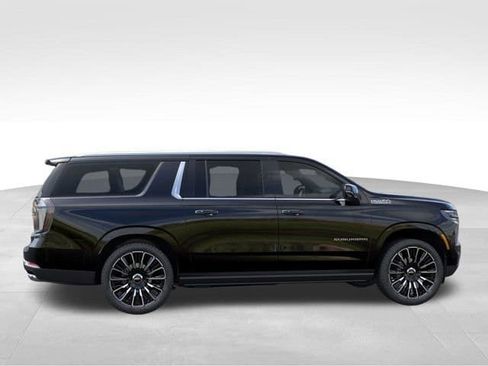 New 2026 Chevrolet Suburban High Country AWD/4WD image 5
