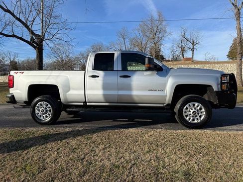 Used 2019 Chevrolet Silverado 2500 W/T image 10