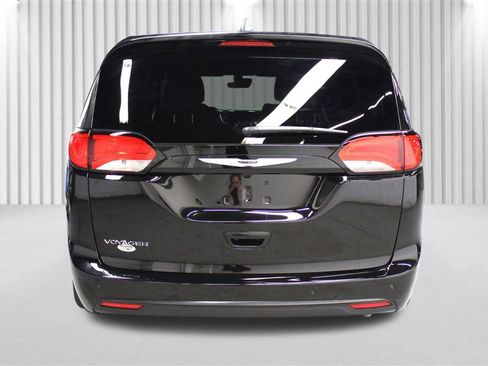 New 2026 Chrysler Voyager LX image 4