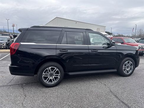 Used 2025 Ford Expedition Active image 8