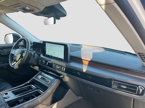 Used 2025 Lincoln Aviator Reserve w/ Jet Appearance Package AWD/4WD image 32