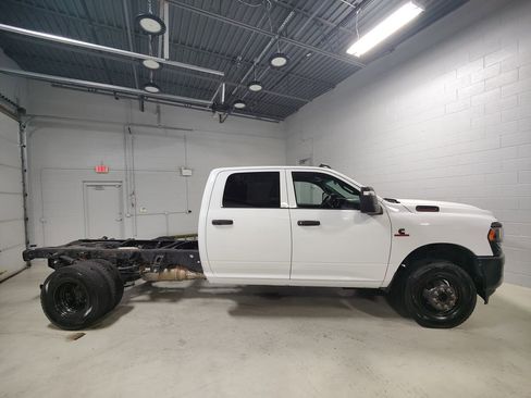 Used 2024 RAM 3500 Tradesman w/ Max Tow Package AWD/4WD image 7