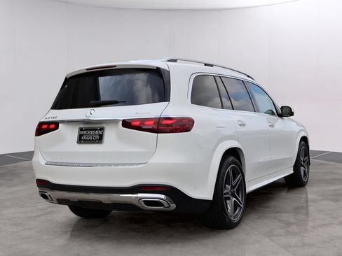 Used 2025 Mercedes-Benz GLS 450 4MATIC image 7
