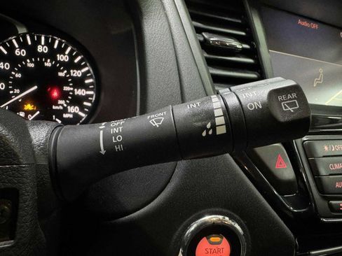 Used 2019 Nissan Pathfinder SV image 22