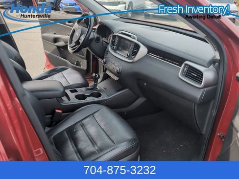 Used 2017 Kia Sorento LX w/ LX Convenience Package image 14