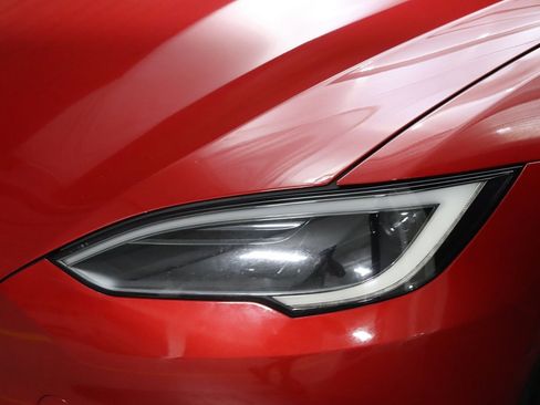 Used 2022 Tesla Model S AWD image 5