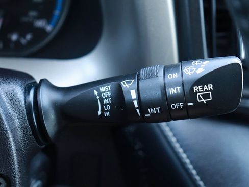Used 2018 Toyota RAV4 XLE FWD image 23