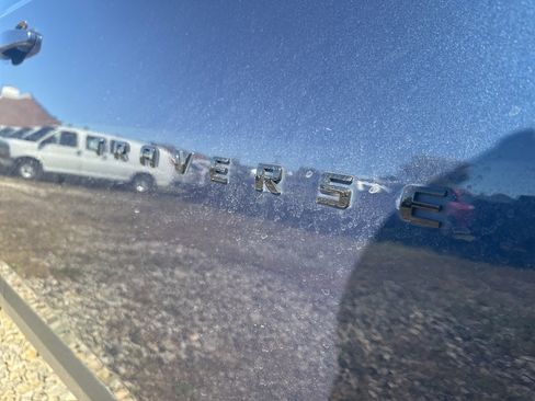 Used 2023 Chevrolet Traverse LT w/ Midnight/Sport Edition image 45