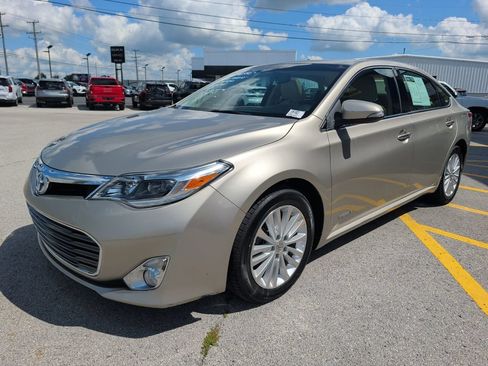 Used 2014 Toyota Avalon XLE Touring FWD image 3