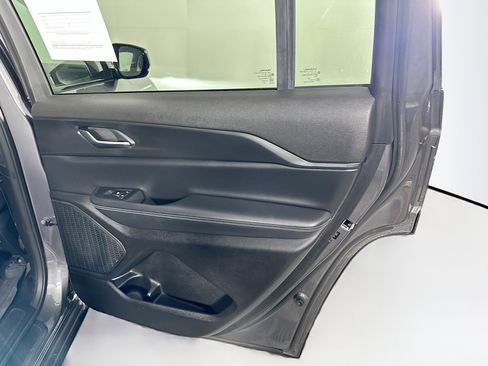 Used 2023 Jeep Grand Cherokee L Laredo image 30