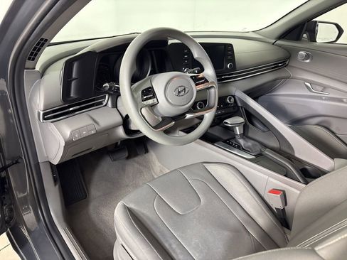 Used 2023 Hyundai Elantra SEL w/ Preferred Accessory Package image 15