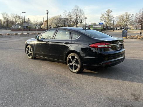 Used 2017 Ford Fusion SE w/ Fusion SE Technology Package FWD image 14