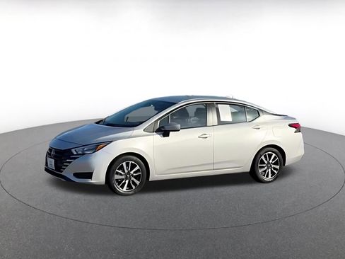 Used 2025 Nissan Versa SV image 7