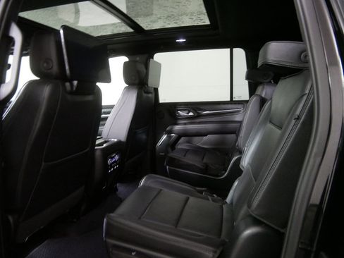 Used 2023 GMC Yukon XL Denali image 20