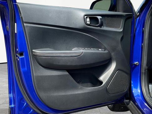 Used 2024 Hyundai Venue Limited FWD image 20