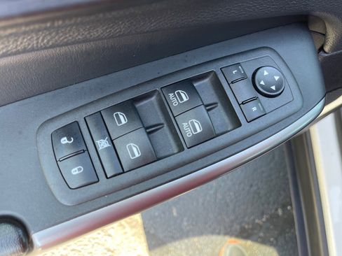 Used 2022 Jeep Cherokee Limited image 8