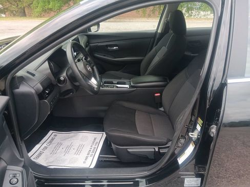 Used 2025 Nissan Sentra SV FWD image 10