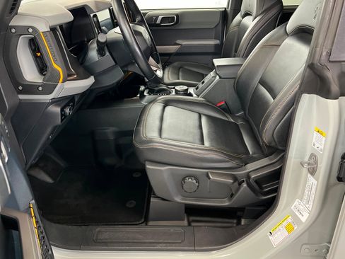 Used 2023 Ford Bronco Badlands image 18