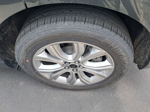 Used 2023 Ford Edge Titanium AWD/4WD image 9