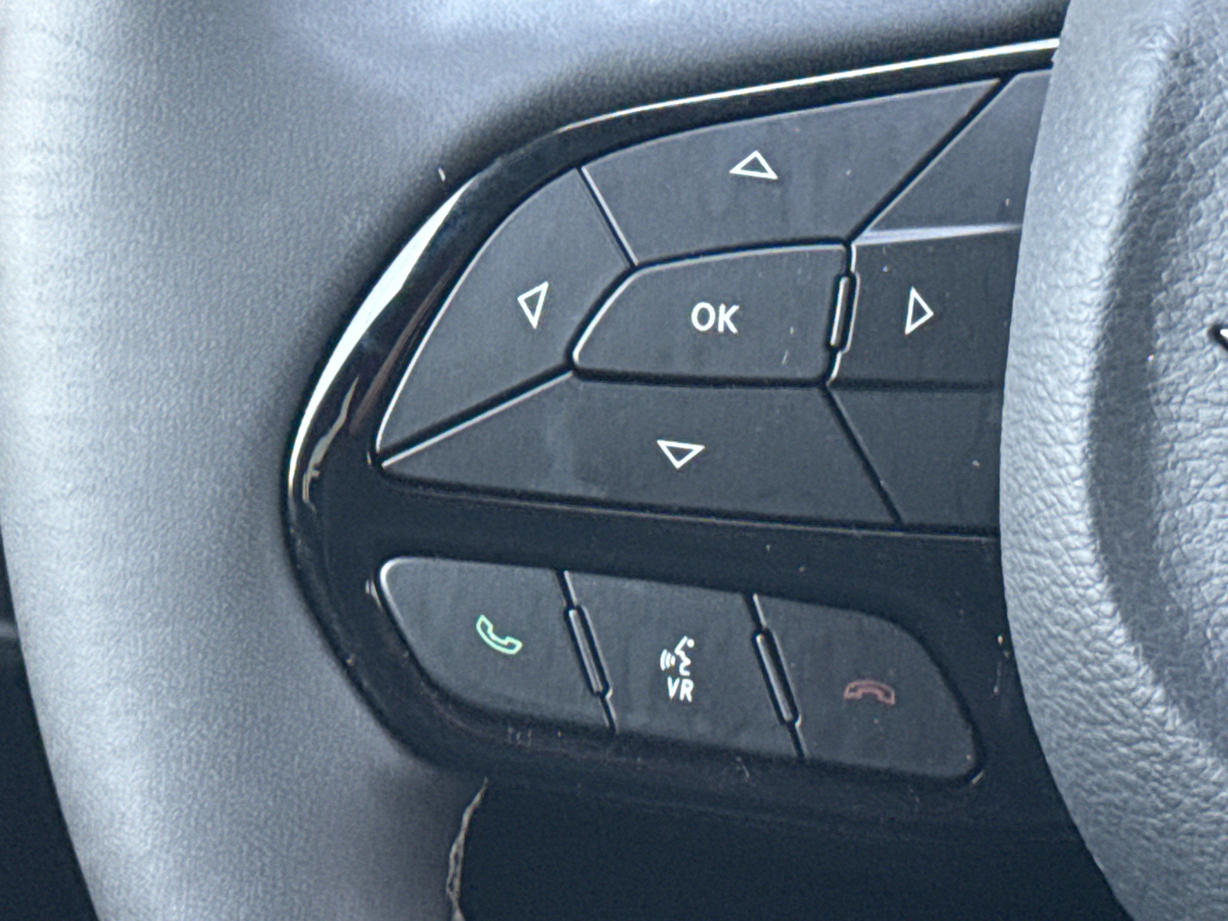 Used 2023 Chrysler Pacifica Touring-L w/ S Appearance Package FWD image 18