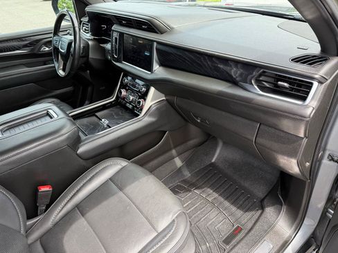 Used 2022 GMC Yukon XL Denali AWD/4WD image 26