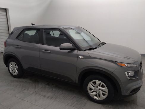 Used 2022 Hyundai Venue SE image 11
