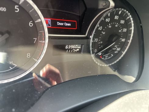 Used 2019 INFINITI QX60 Luxe w/ Essential Package FWD image 17