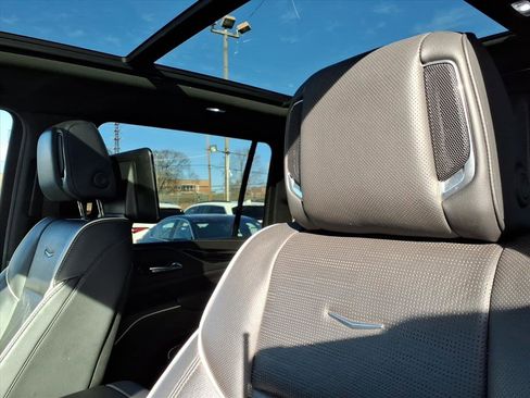 Used 2021 Cadillac Escalade ESV Sport w/ Driver Assist Tech Package image 28