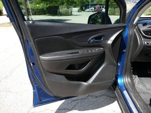 Used 2020 Buick Encore Preferred w/ Safety Package FWD image 22