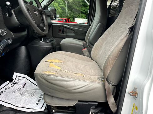 Used 2014 GMC Savana 3500 image 10