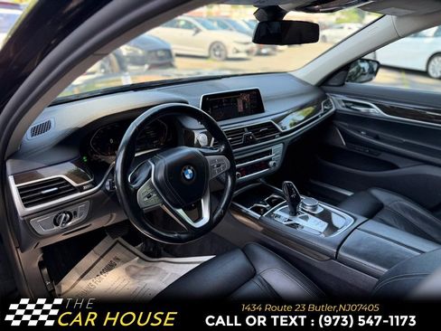Used 2021 BMW 740i RWD image 17
