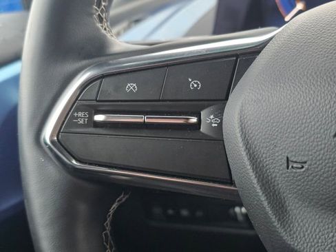 Certified 2025 Chevrolet Equinox EV LT w/ Convenience Package image 40