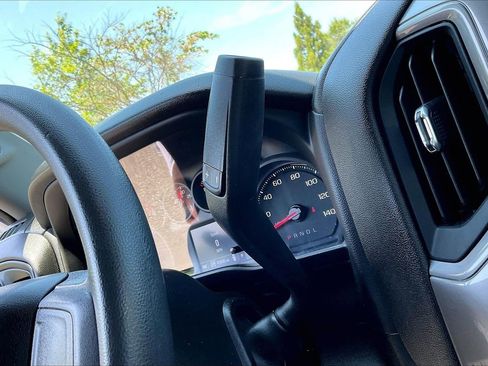 Used 2022 Chevrolet Silverado 1500 Custom AWD/4WD image 30