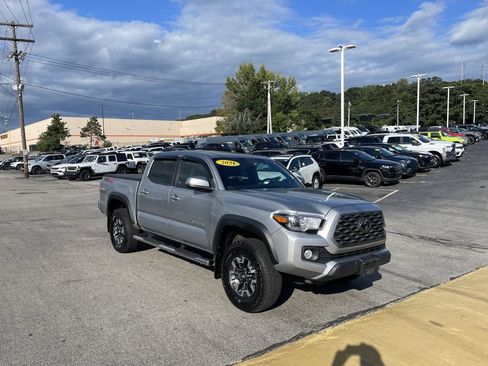 Used 2021 Toyota Tacoma TRD Off-Road w/ Technology Package AWD/4WD image 6