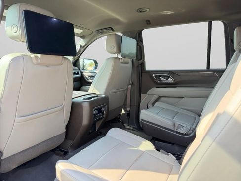 Used 2021 Chevrolet Suburban LT w/ Rear Media and Nav Package image 27