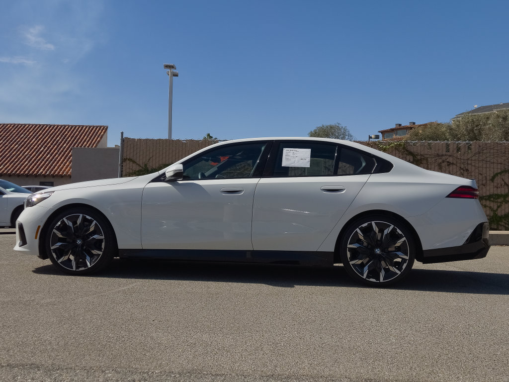 Used 2026 BMW 530i w/ M Sport Package RWD image 4