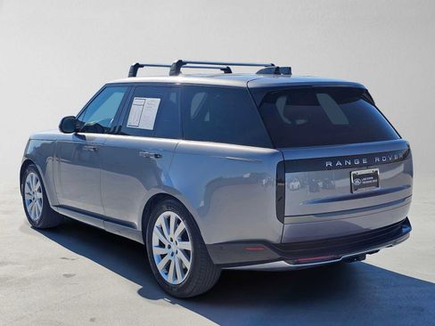 Used 2024 Land Rover Range Rover SE AWD/4WD image 3