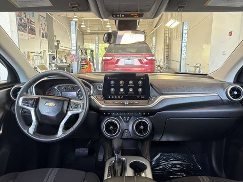 Certified 2025 Chevrolet Blazer LT FWD image 20